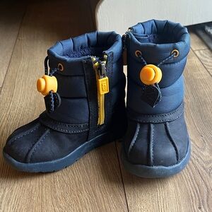 UGG Toddler snow Boots in Navy and Yellow 6